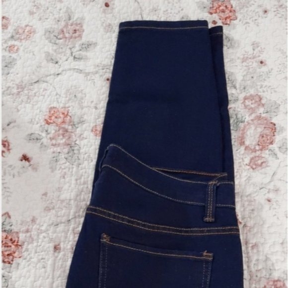 NWOT- FOREVER 21 Mid Rise Slim Fit Jeans - Size 29 - Picture 10 of 15